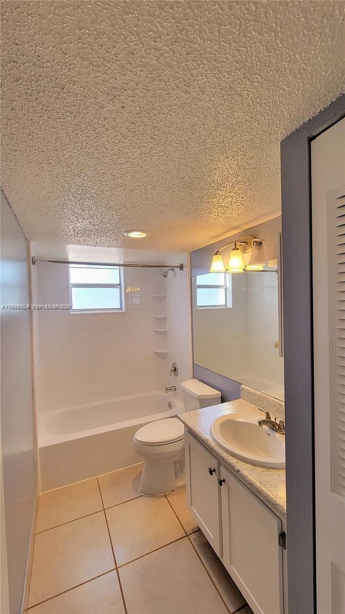 POLYNESIAN GARDENS CONDOM - Residential