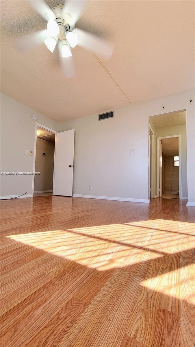 POLYNESIAN GARDENS CONDOM - Residential