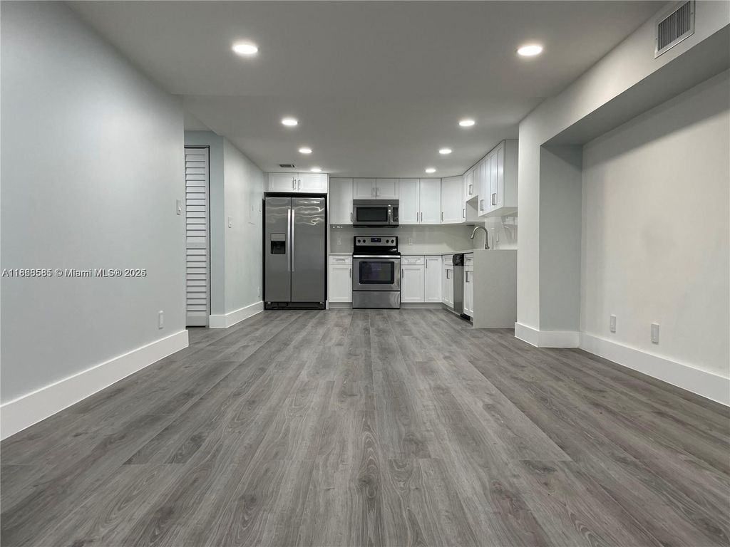 Photo of 4725 SW 62nd Ave #103, Davie, FL 33314 (MLS # A11868585)