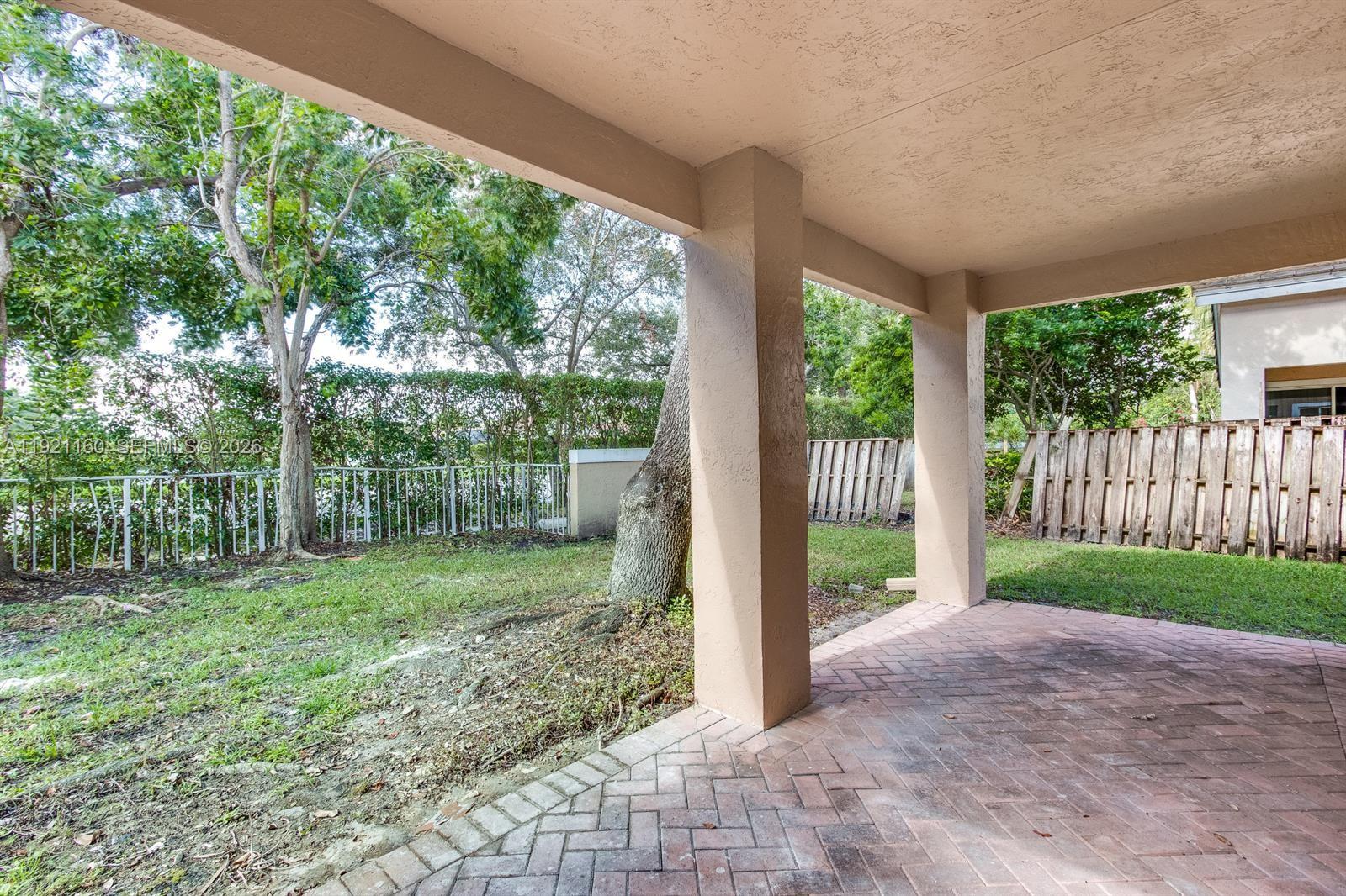 CENTRAL PARK LAKE - Residential