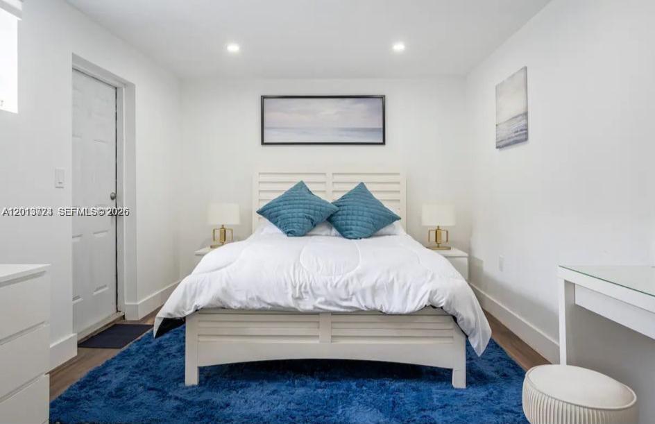 HOLLYWOOD PARK - Residential Lease