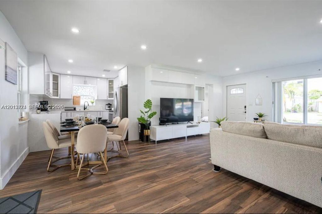 Photo of 2242 Taft St #N/A, Hollywood, FL 33020 (MLS # A12013724)