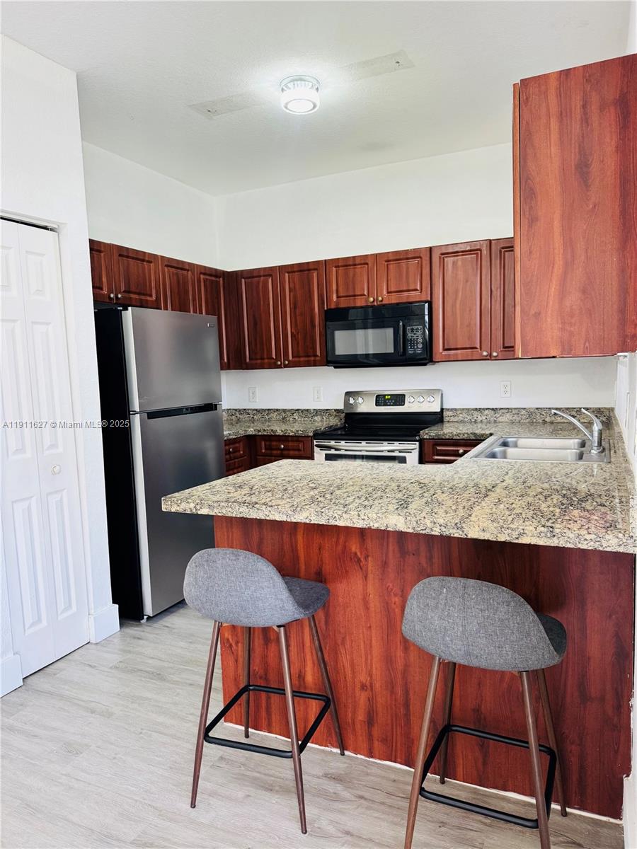 CARIBBEAN ISLES VILLAS CO - Residential Lease