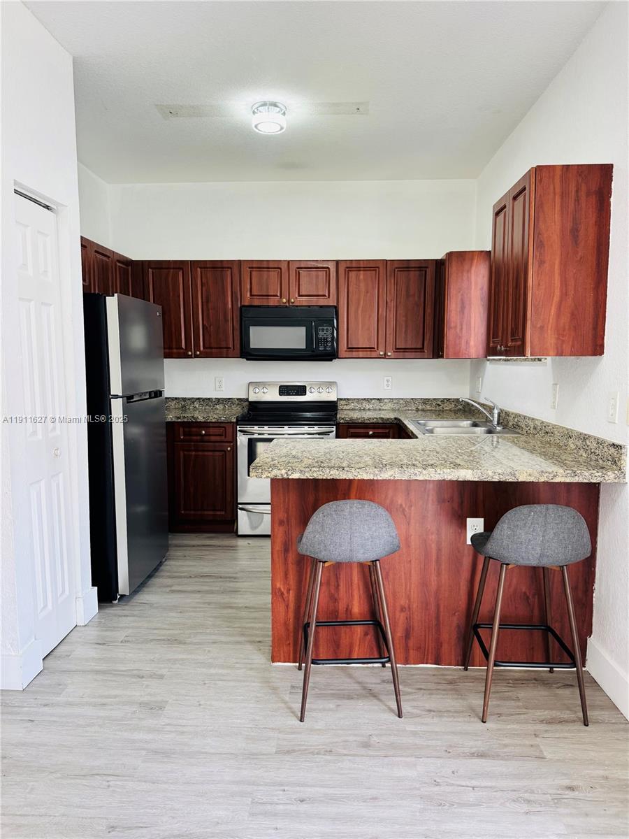 CARIBBEAN ISLES VILLAS CO - Residential Lease