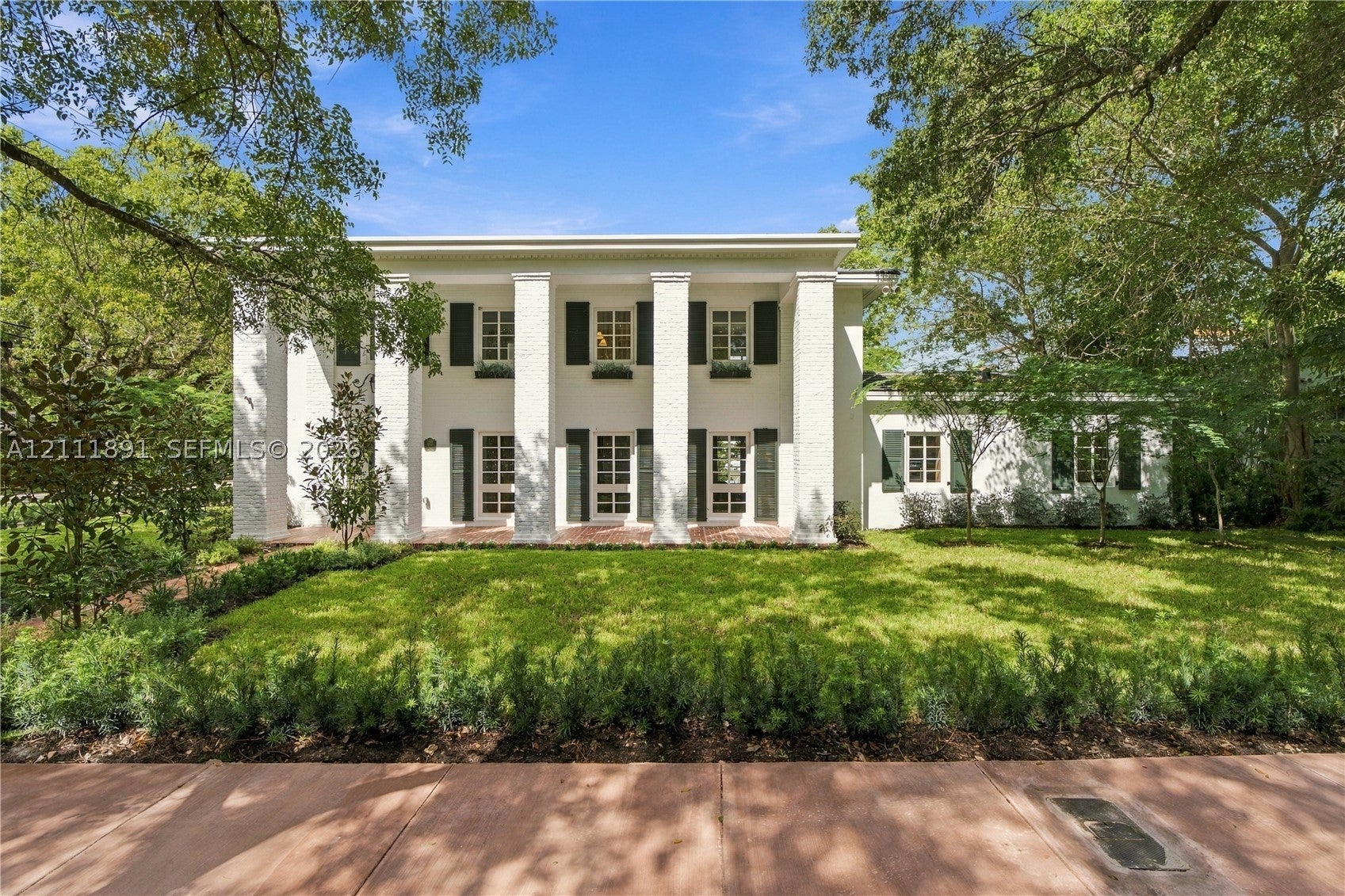 1259 Alhambra Cir