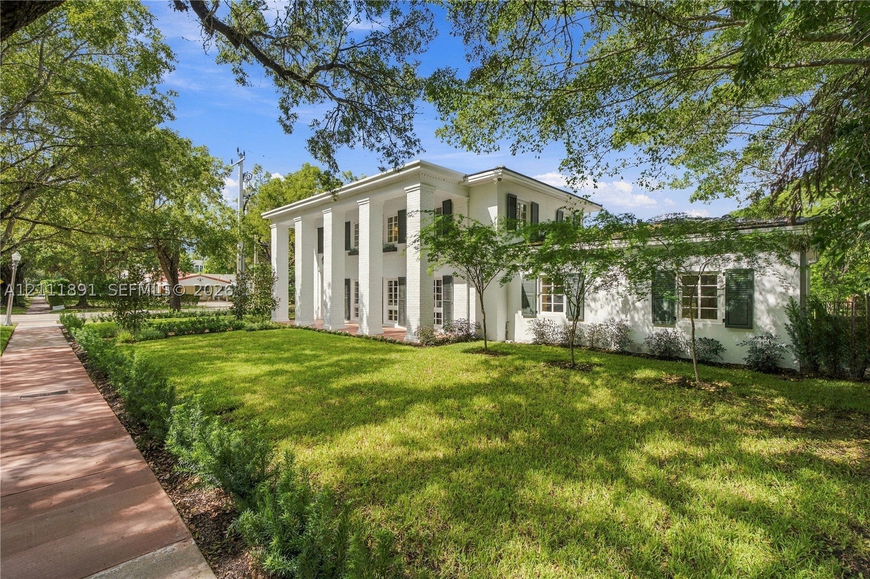 1259 Alhambra Cir