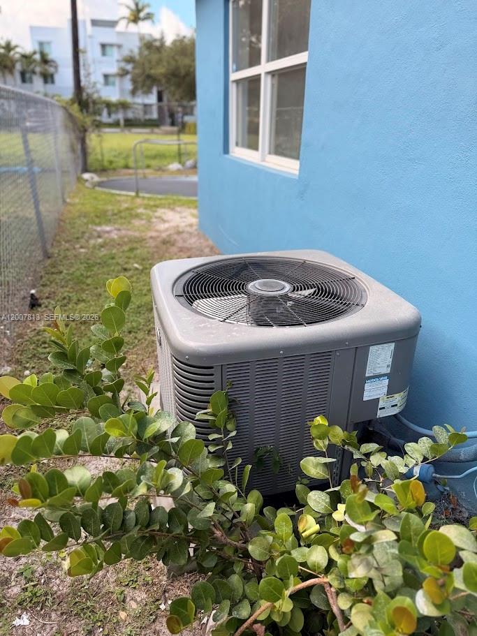 LINCOLN PARK THIRD ADD - Residential