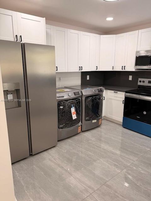 Tiny photo for 809 NW 12th Ave, Fort Lauderdale, FL 33311 (MLS # A12007813)