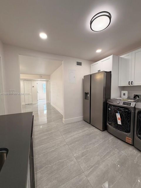 Tiny photo for 809 NW 12th Ave, Fort Lauderdale, FL 33311 (MLS # A12007813)