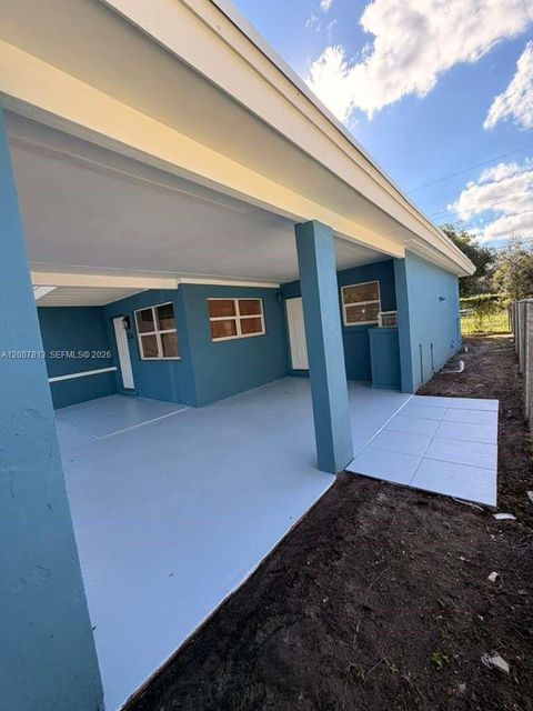 Tiny photo for 809 NW 12th Ave, Fort Lauderdale, FL 33311 (MLS # A12007813)