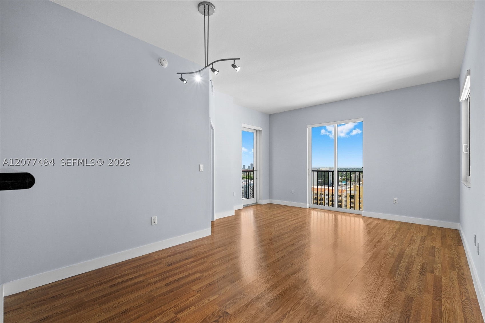 10 Aragon Ave 1601