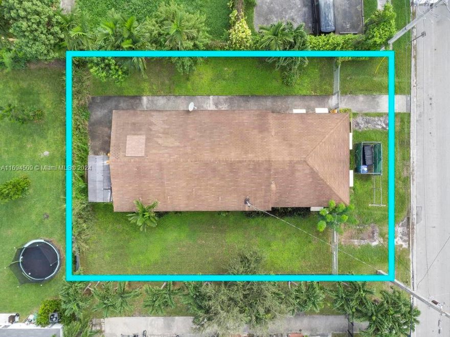 Zoned T5-0! Can build up to 12 units. Currently used as a multi- family bringing in $63,420 annually. Amazing location close to highways , Design district, and beaches