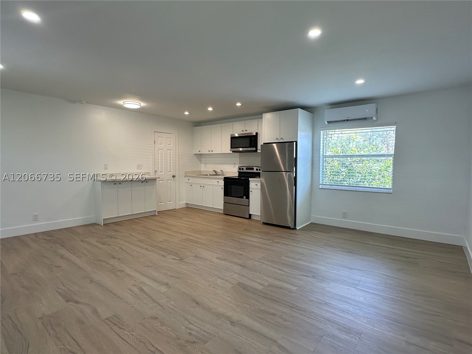 1413 N Dixie Hwy 5 - Image 1