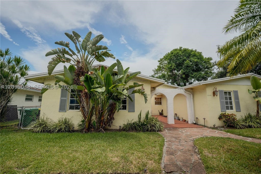 Photo of 2403 SW 58th Mnr #1, Fort Lauderdale, FL 33312 (MLS # A12095038)