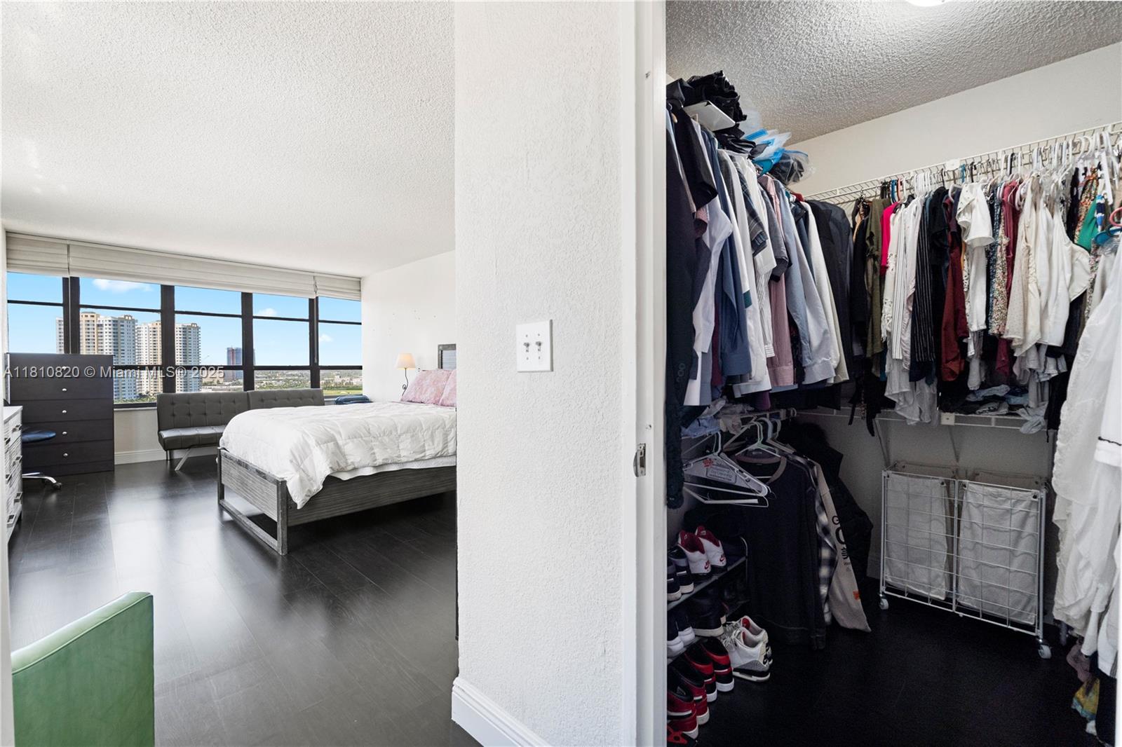 OLYMPUS CONDO PHASE - Residential