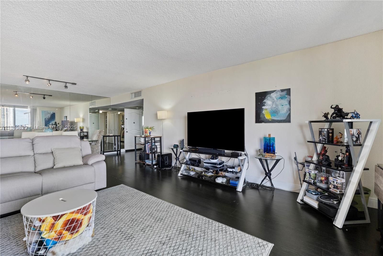 OLYMPUS CONDO PHASE - Residential