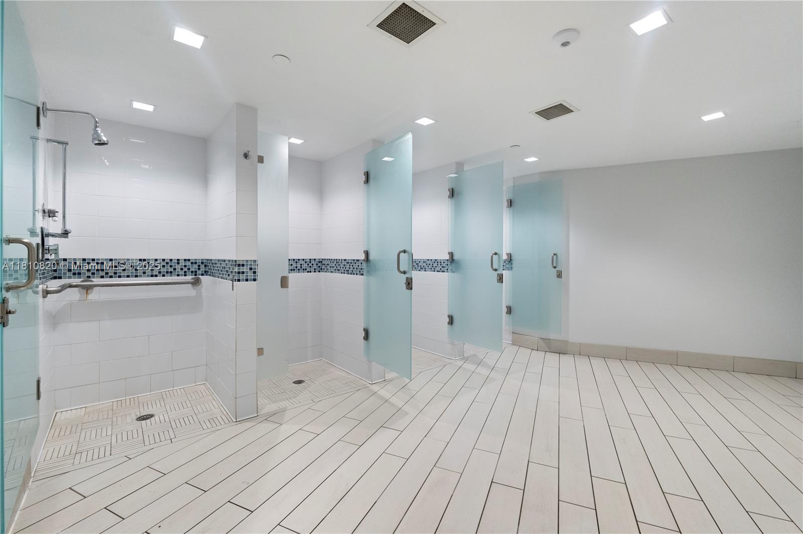OLYMPUS CONDO PHASE - Residential