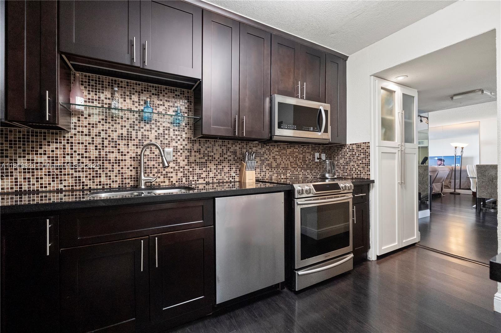 OLYMPUS CONDO PHASE - Residential