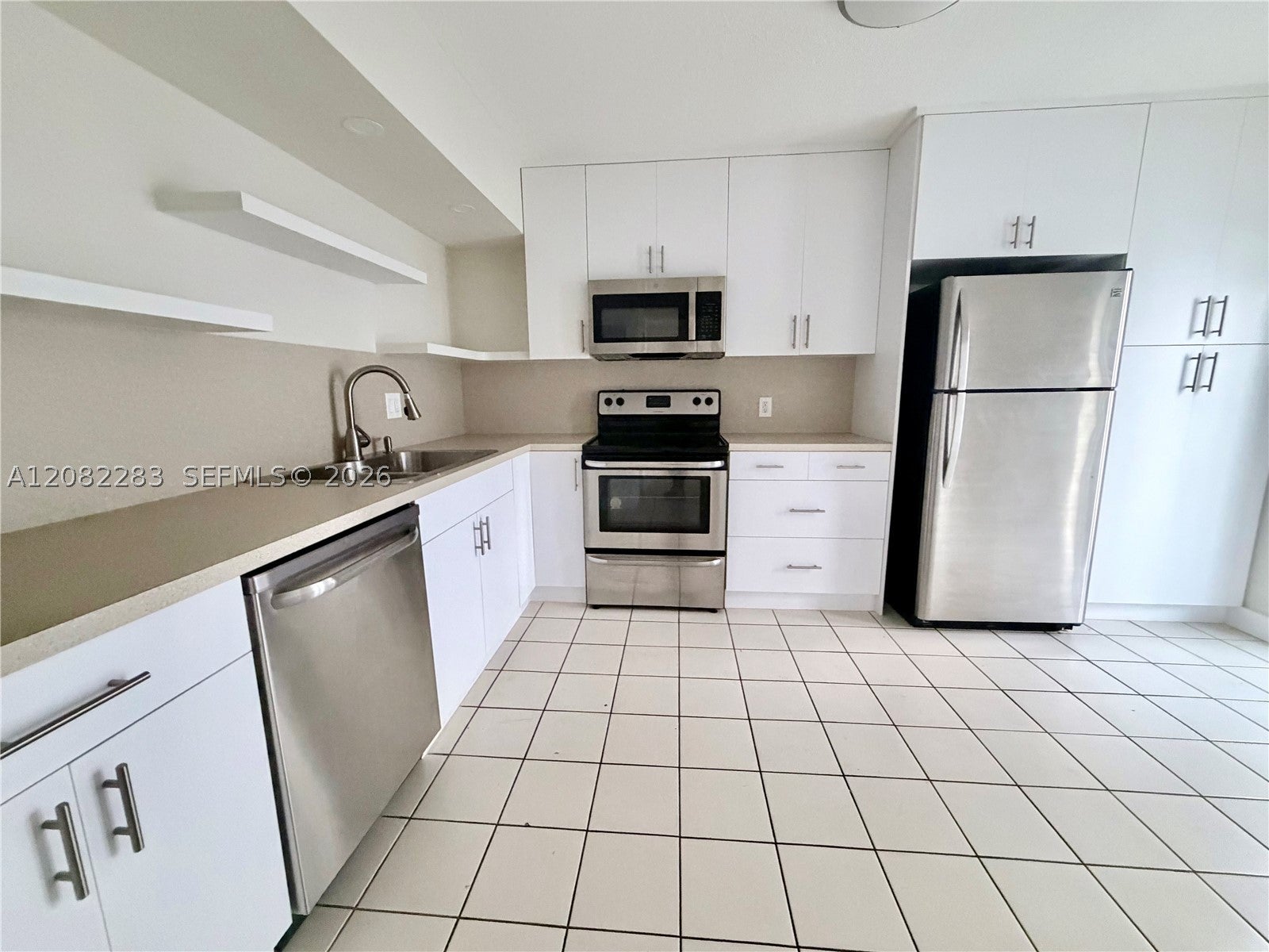 3203 Mary St 4