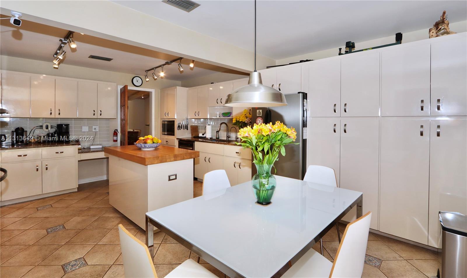 HIGHLAND LAKES - Residential