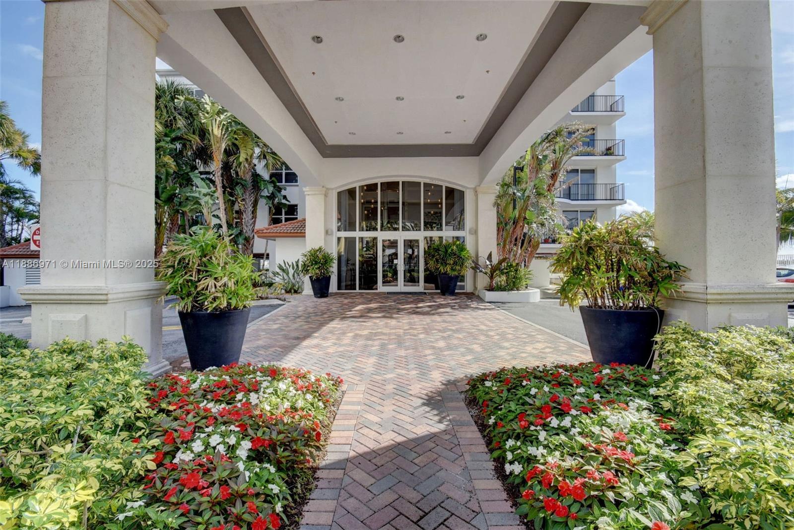 PENINSULA ON THE INTRACOA - Residential