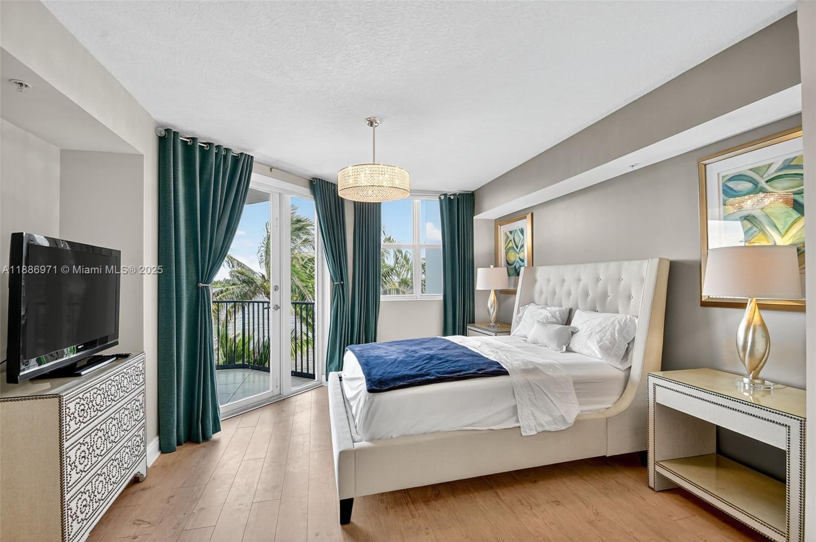 PENINSULA ON THE INTRACOA - Residential