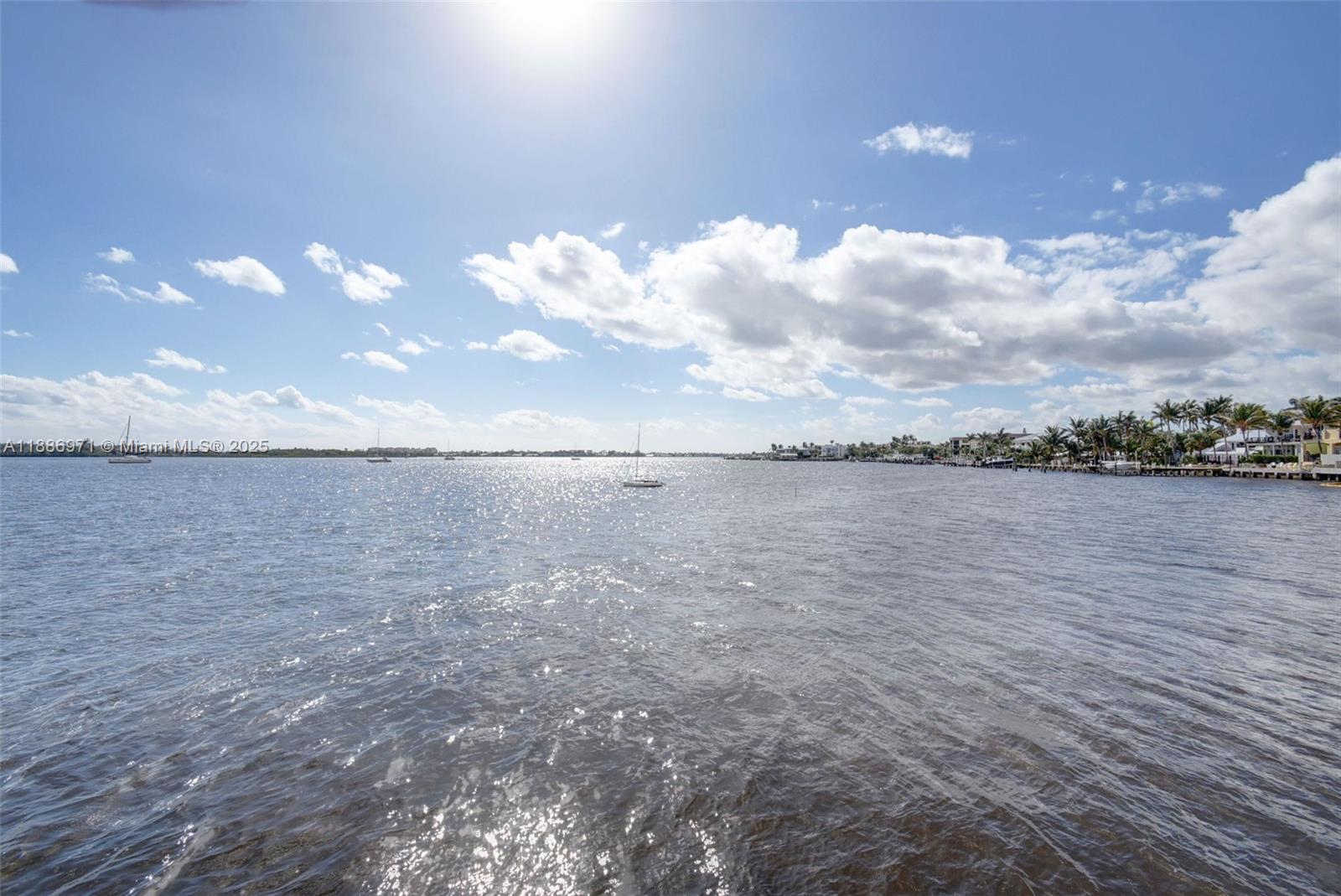 PENINSULA ON THE INTRACOA - Residential