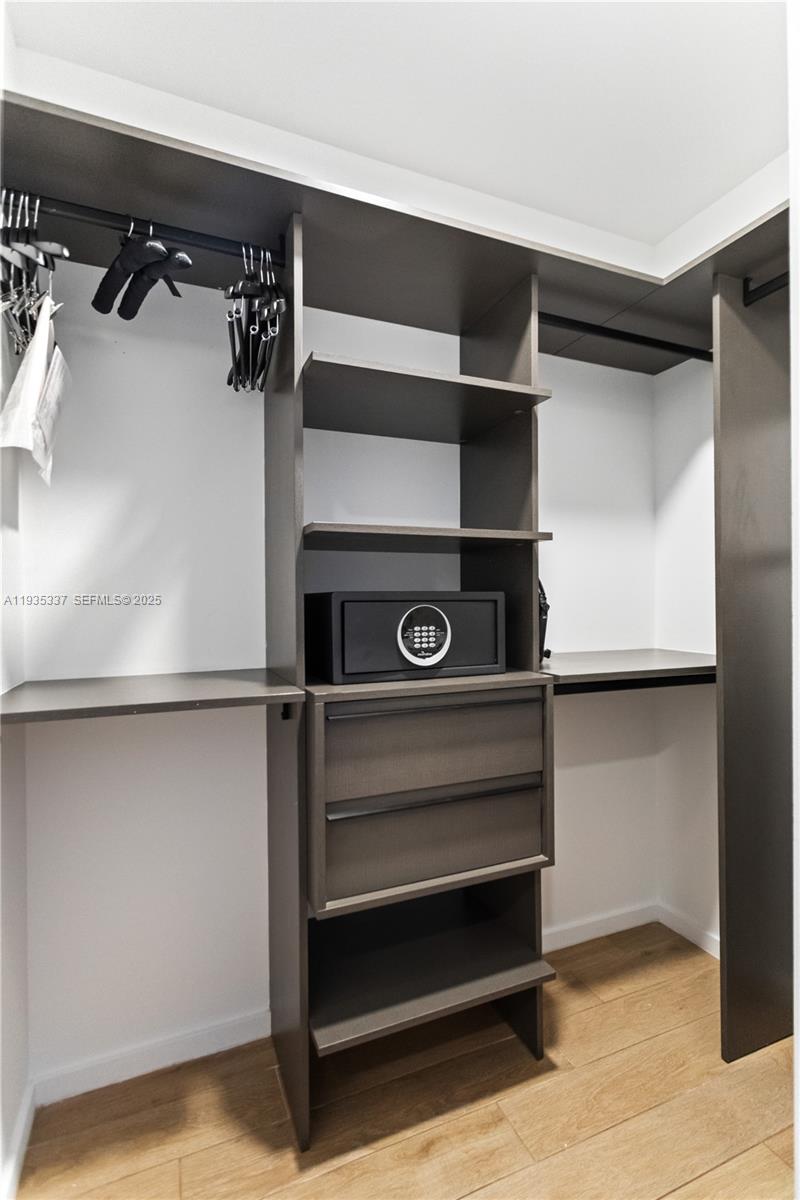 MAP OF MIAMI DADE CO. FL. - Residential