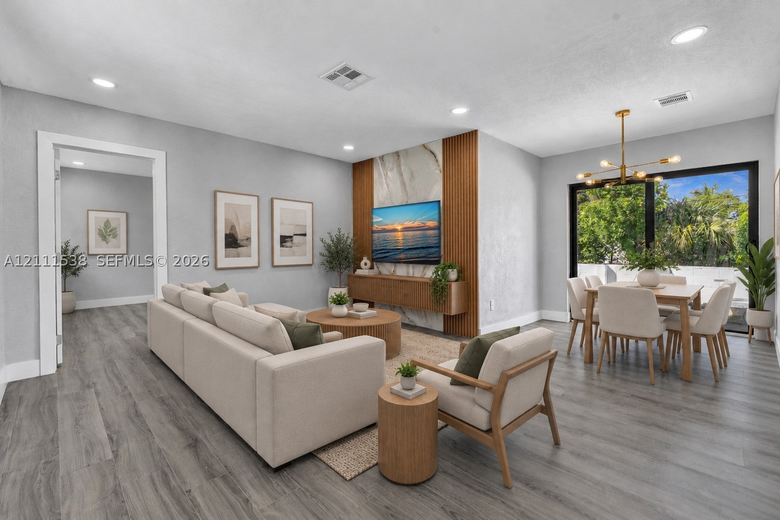 255 NE 41st St