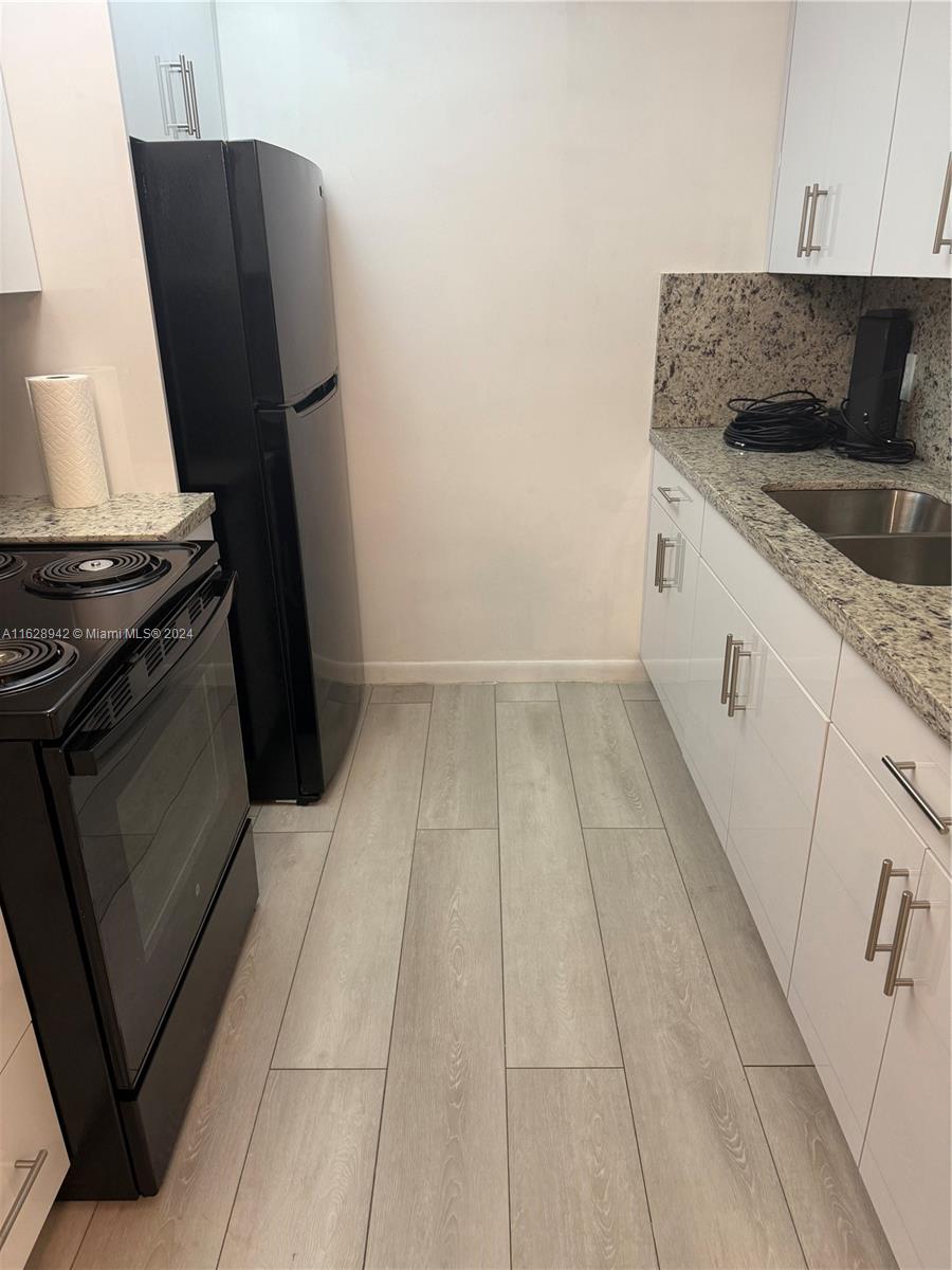 NEW HAMPTON AT CENTURY VI - Residential Lease