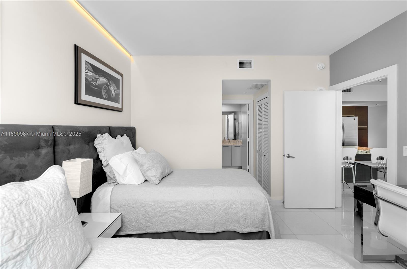 THE PLAZA 851 BRICKELL CO - Residential Lease