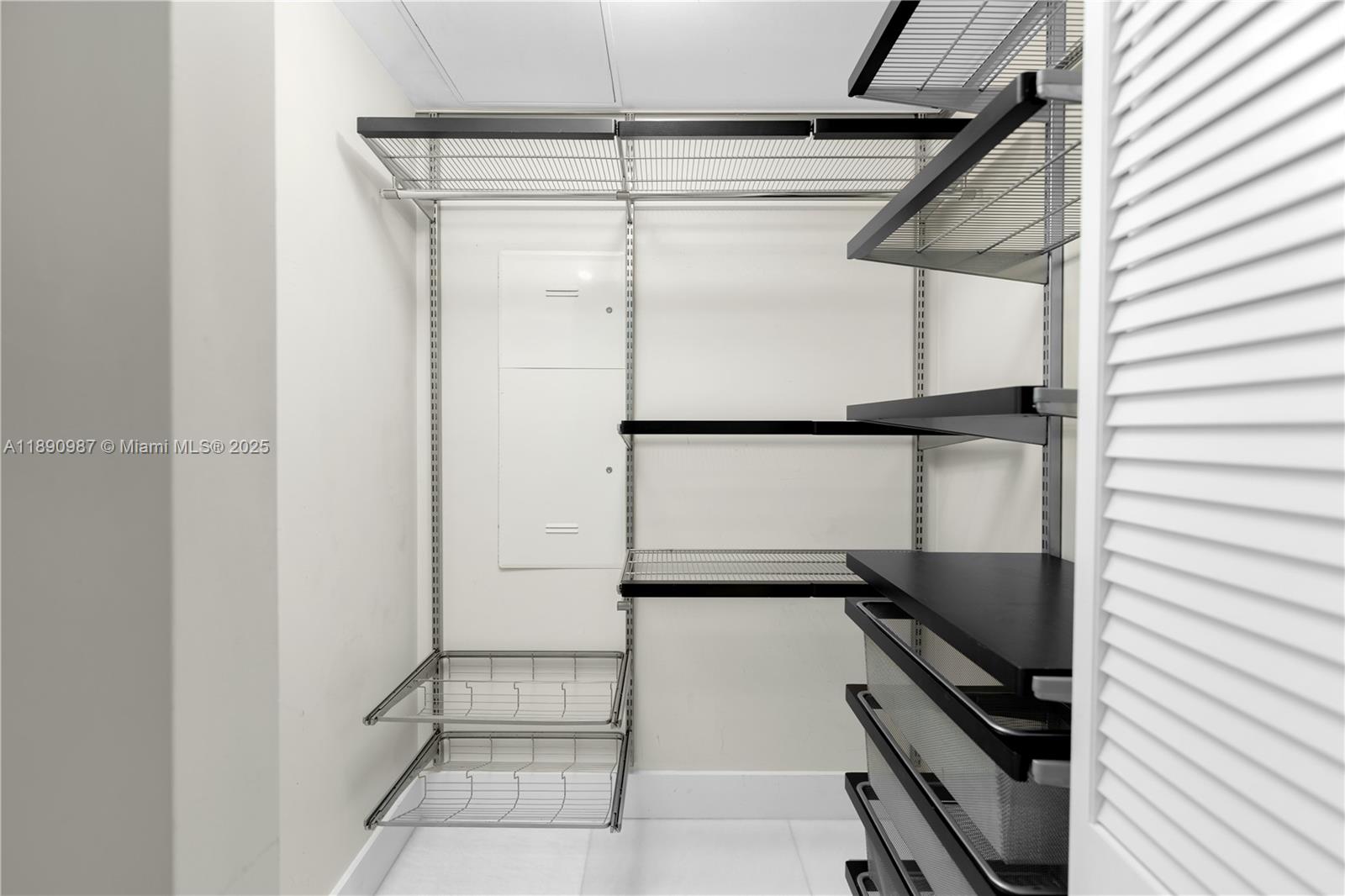 THE PLAZA 851 BRICKELL CO - Residential Lease