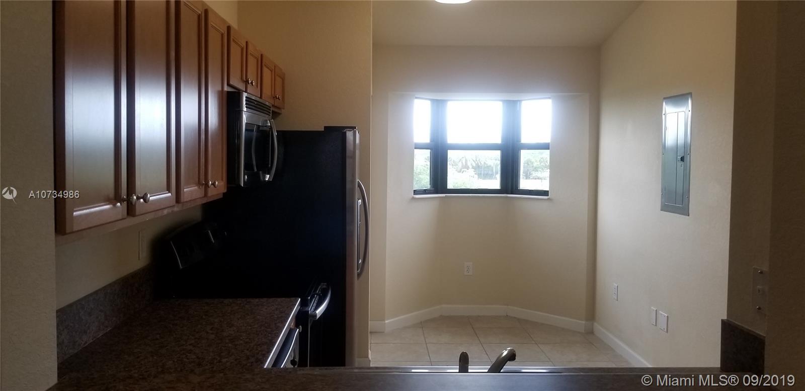 THE COURTS AT BAYSHORE II - Residential Lease