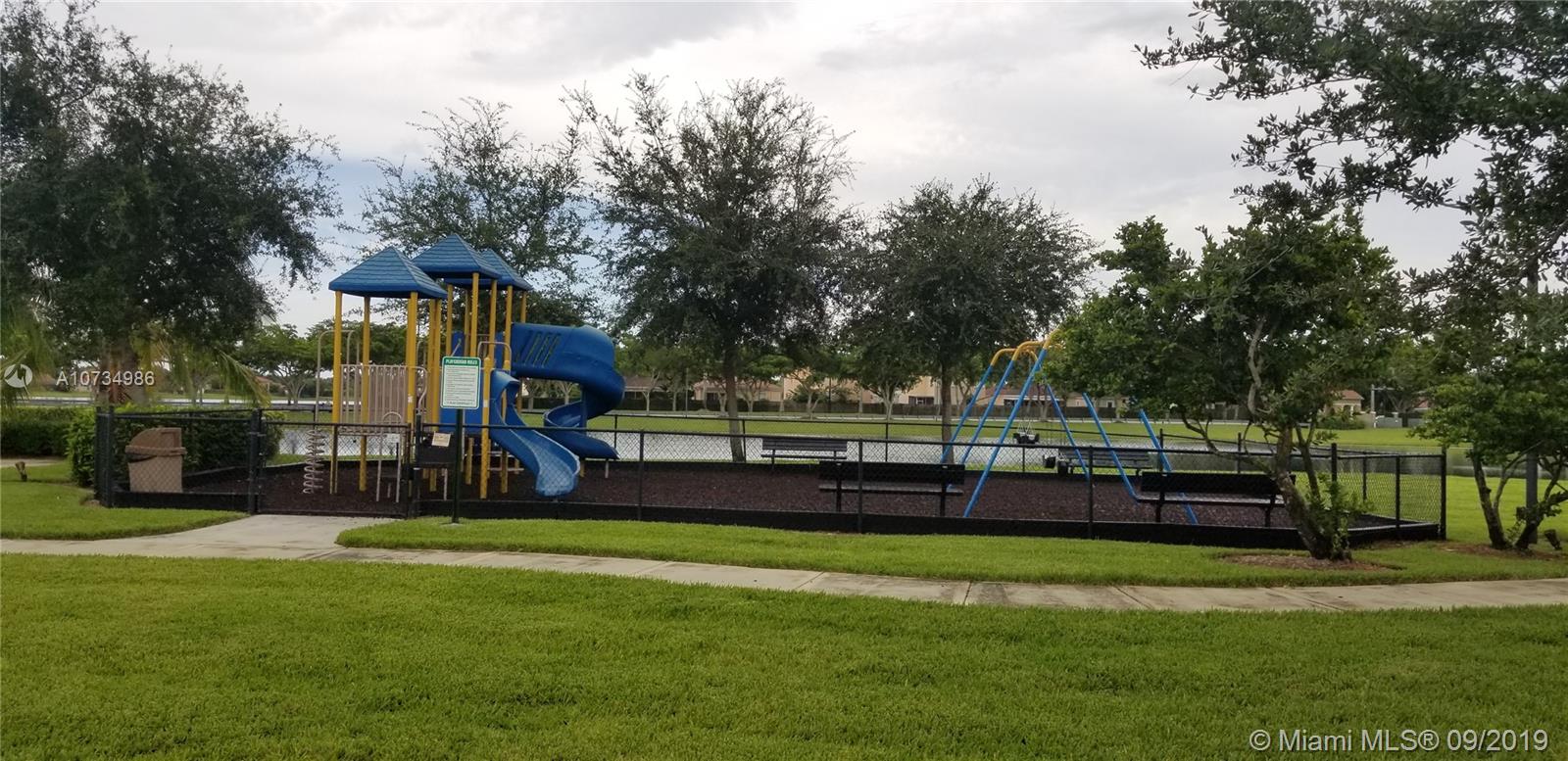 THE COURTS AT BAYSHORE II - Residential Lease