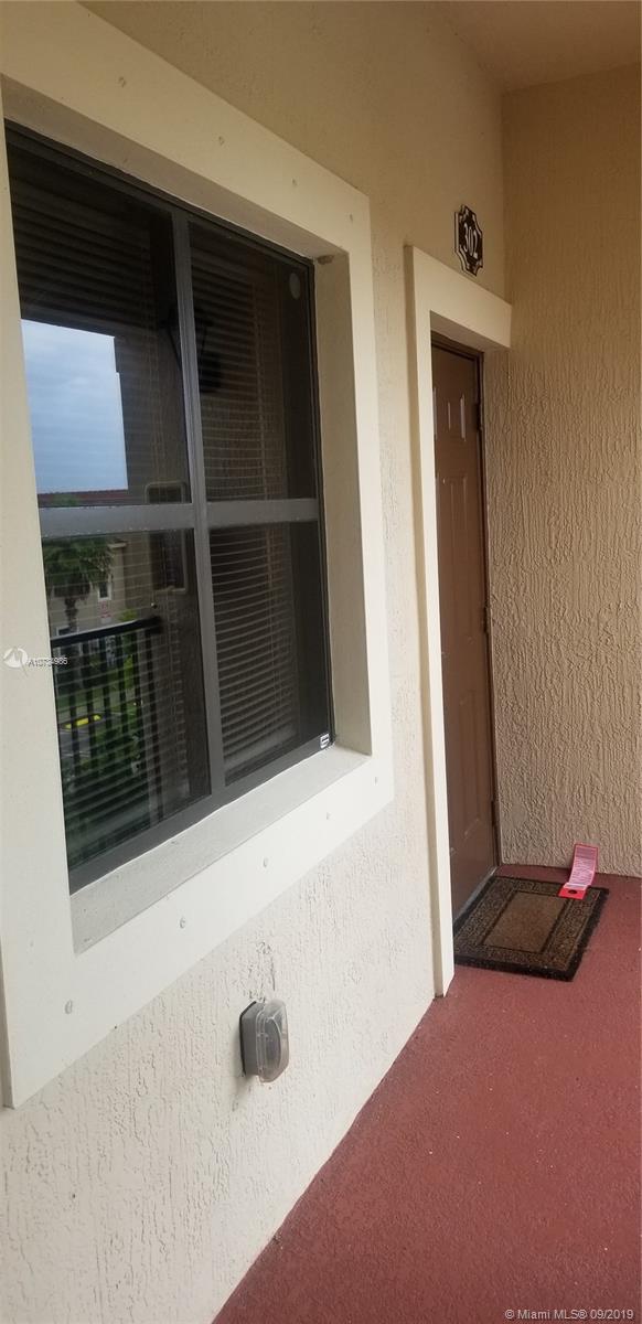 THE COURTS AT BAYSHORE II - Residential Lease