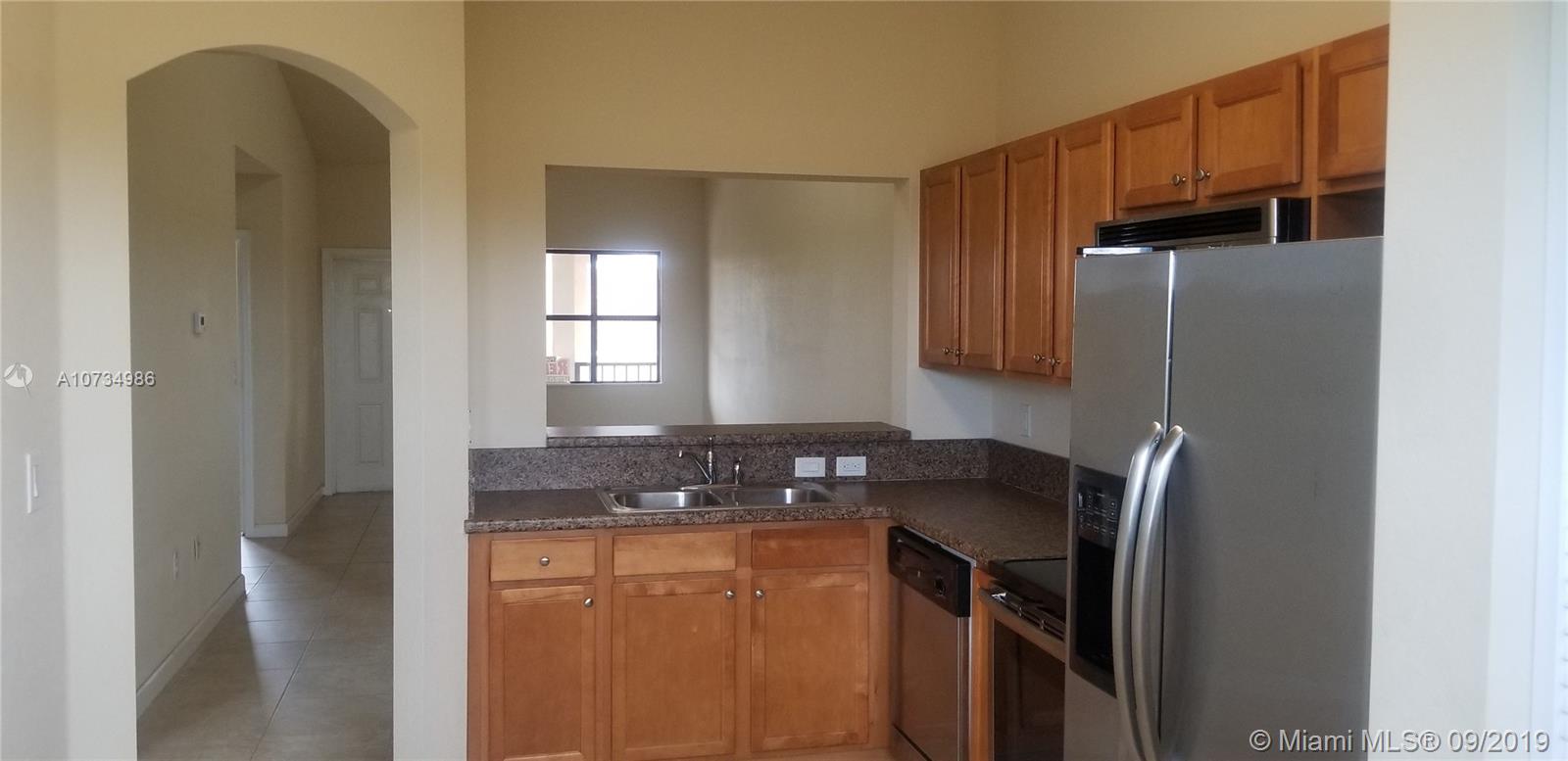 THE COURTS AT BAYSHORE II - Residential Lease