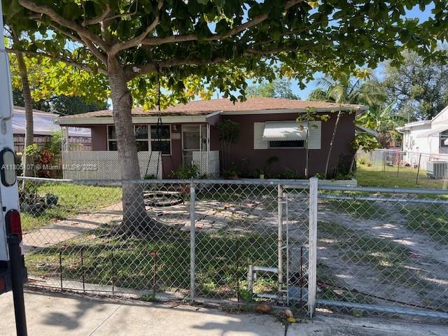 2215 Coolidge St, Hollywood, Broward County, Florida - 2 Bedrooms  
1 Bathrooms - 