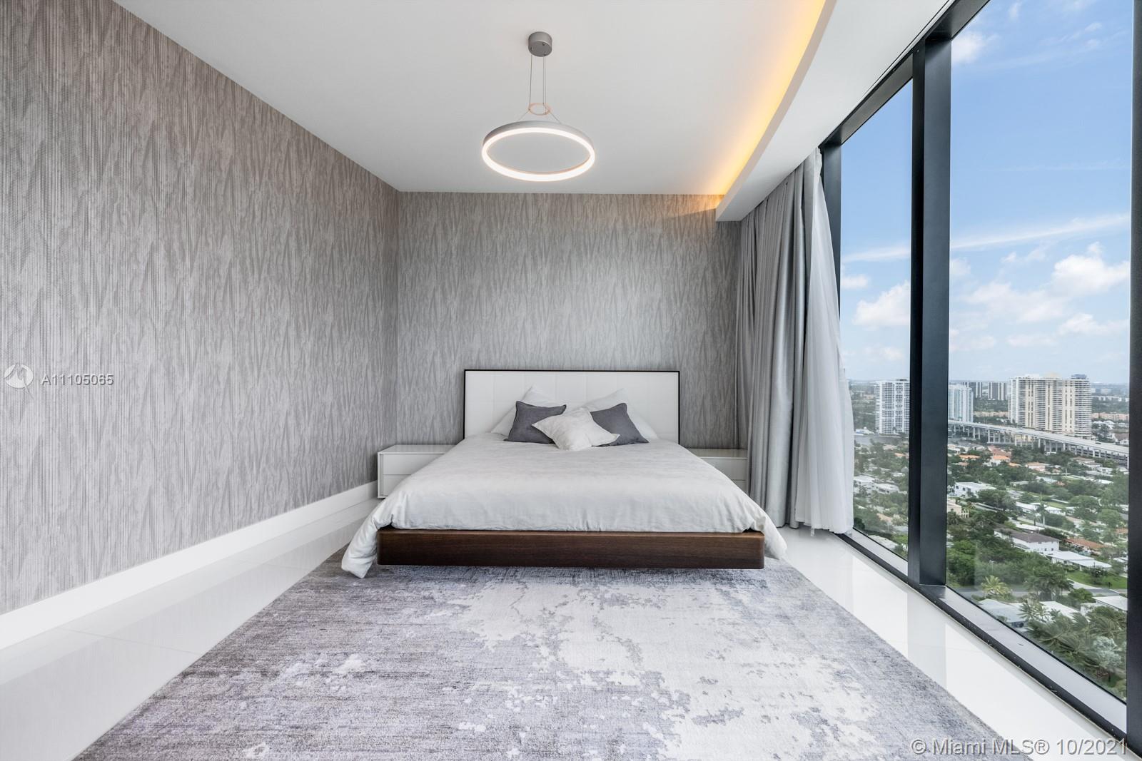 18555 COLLINS AVENUE COND - Residential