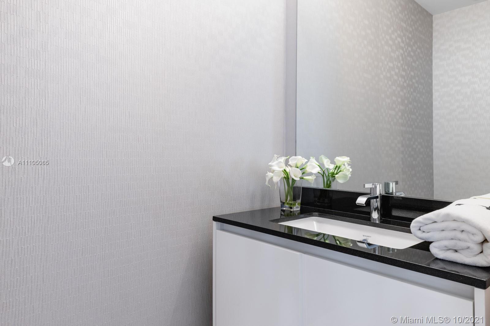 18555 COLLINS AVENUE COND - Residential