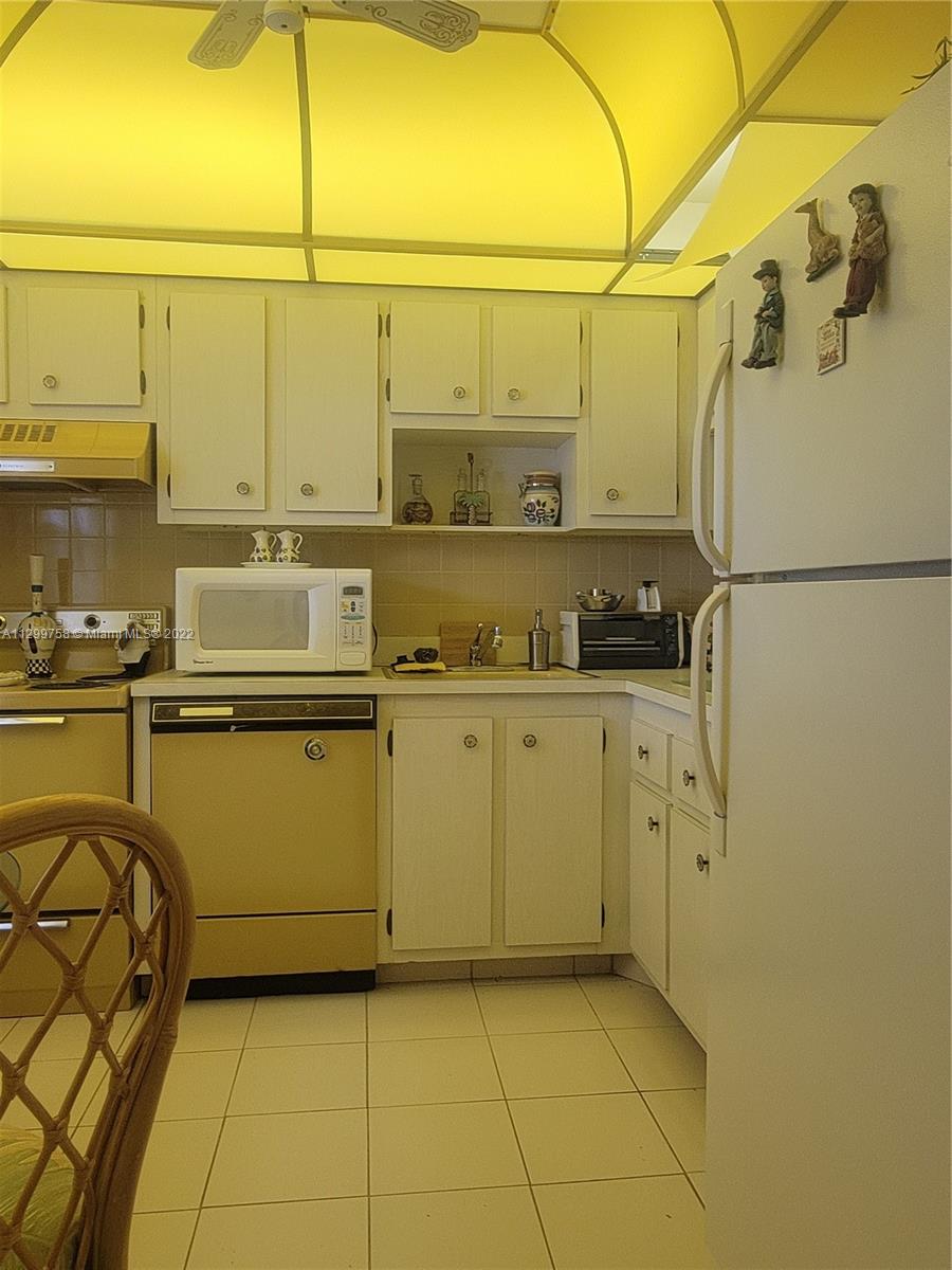 Photo 7 of 19 of 7950 NW 5th Ct 206 condo
