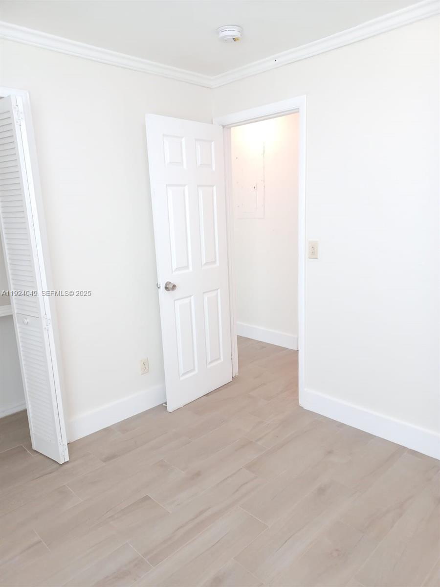 HOLLYWOOD PARK - Residential Lease