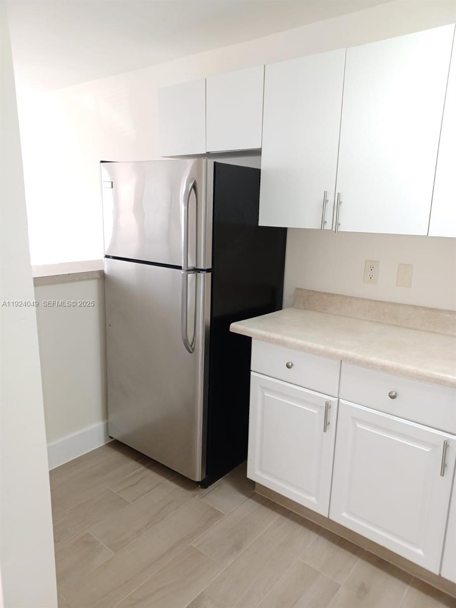 HOLLYWOOD PARK - Residential Lease