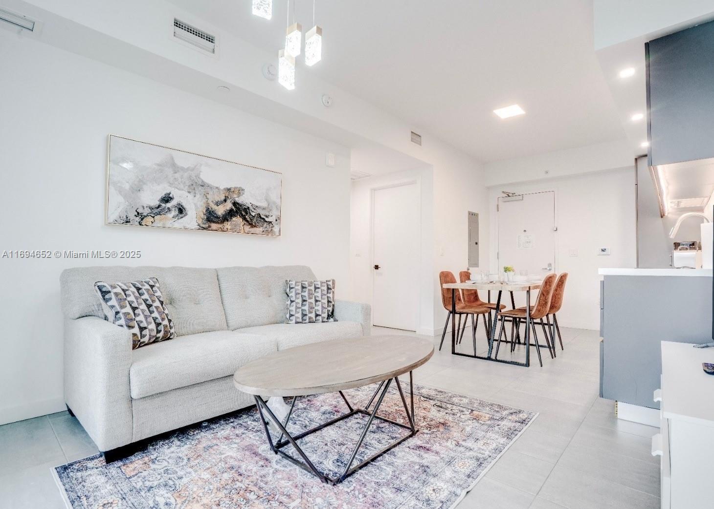 227 Ne 2nd St 1705, Miami, Broward County, Florida - 1 Bedrooms  
1 Bathrooms - 