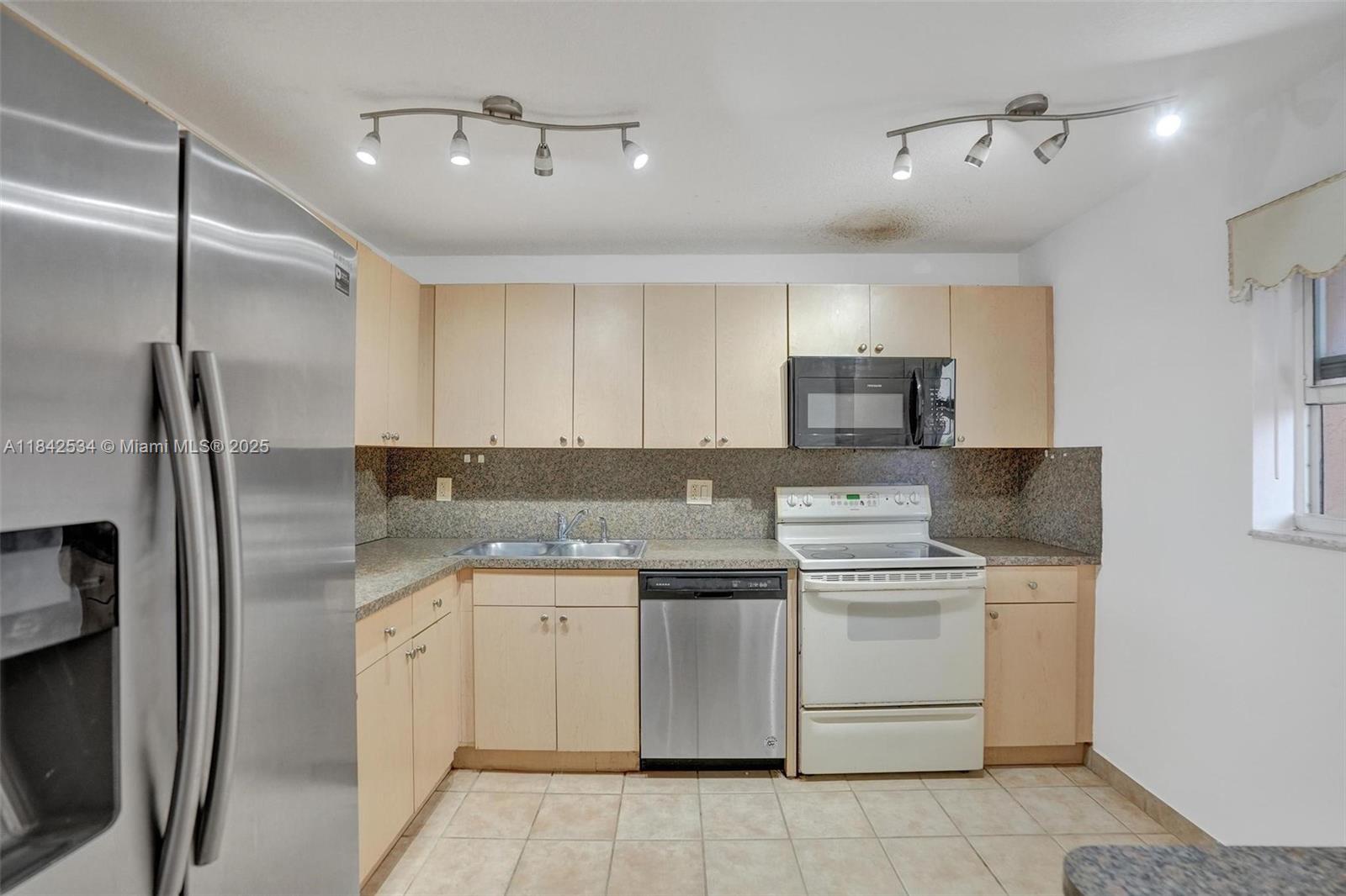 HOLIDAY SPRINGS VILLAGE 4 - Residential