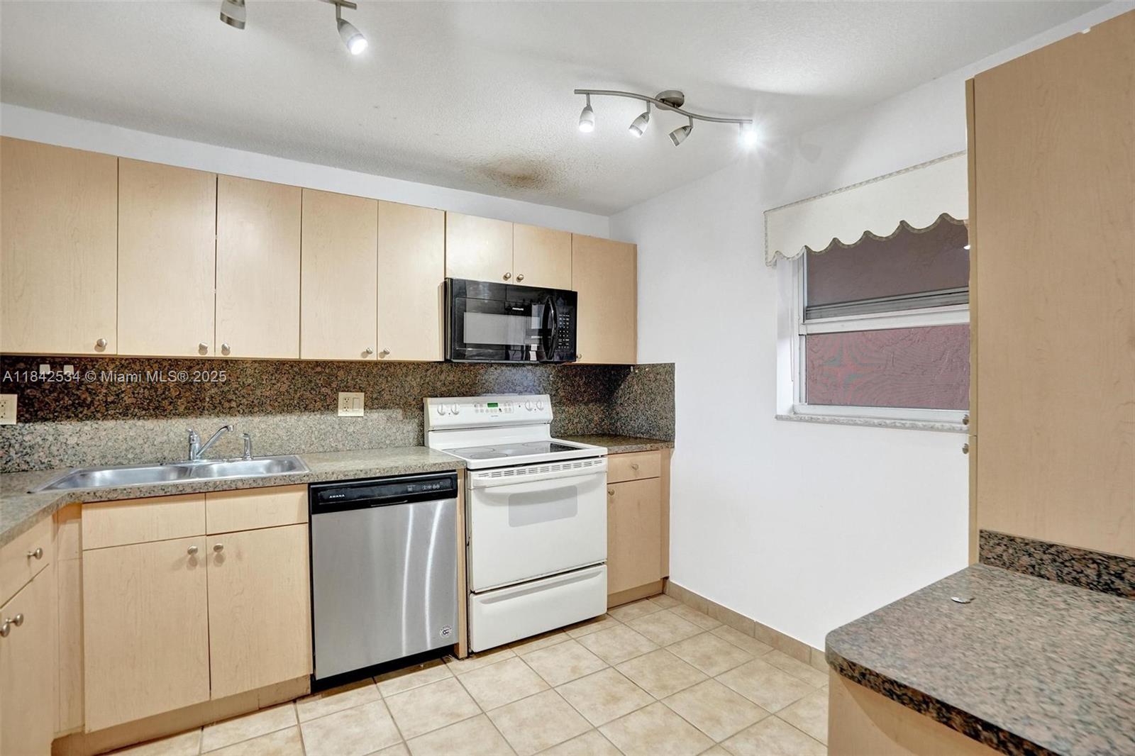 HOLIDAY SPRINGS VILLAGE 4 - Residential