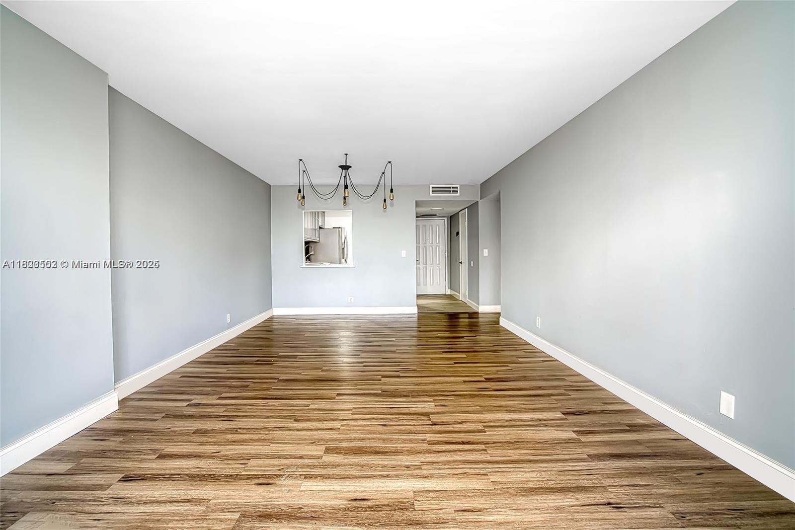 400 Leslie Dr 427