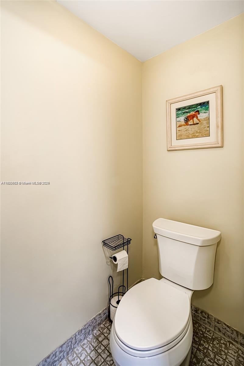 TOWERS OF OCEANVIEW EAST - Residential