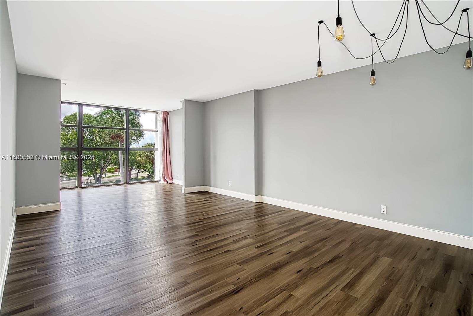 Property for Sale at 400 Leslie Dr 427, Hallandale Beach, Broward County, Florida - Bedrooms: 1 
Bathrooms: 2  - $235,000