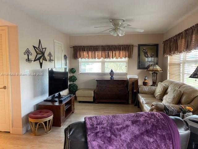 HOLLYBROOK GOLF - Residential
