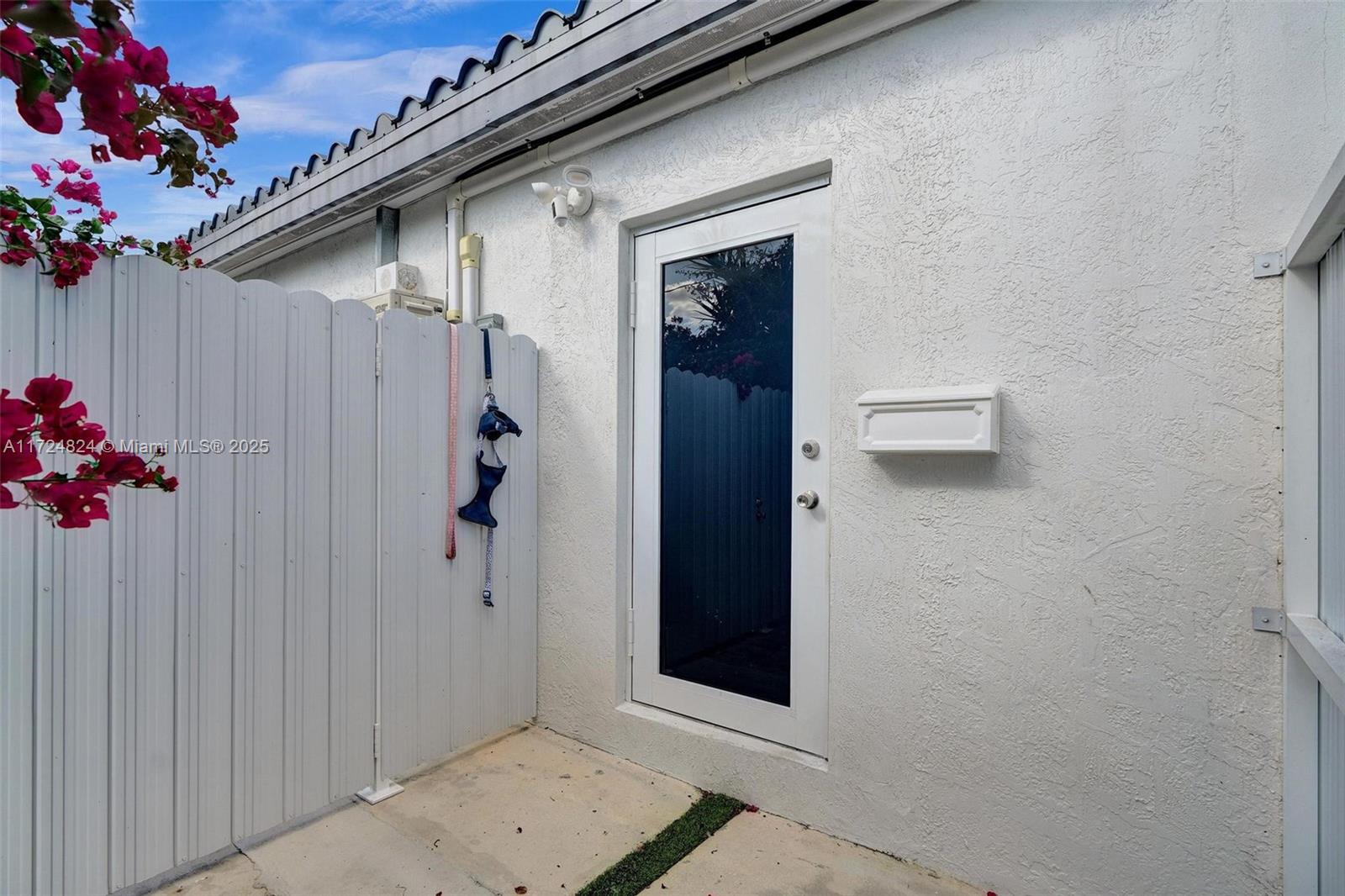 BREEZEVIEW MANORS - Residential